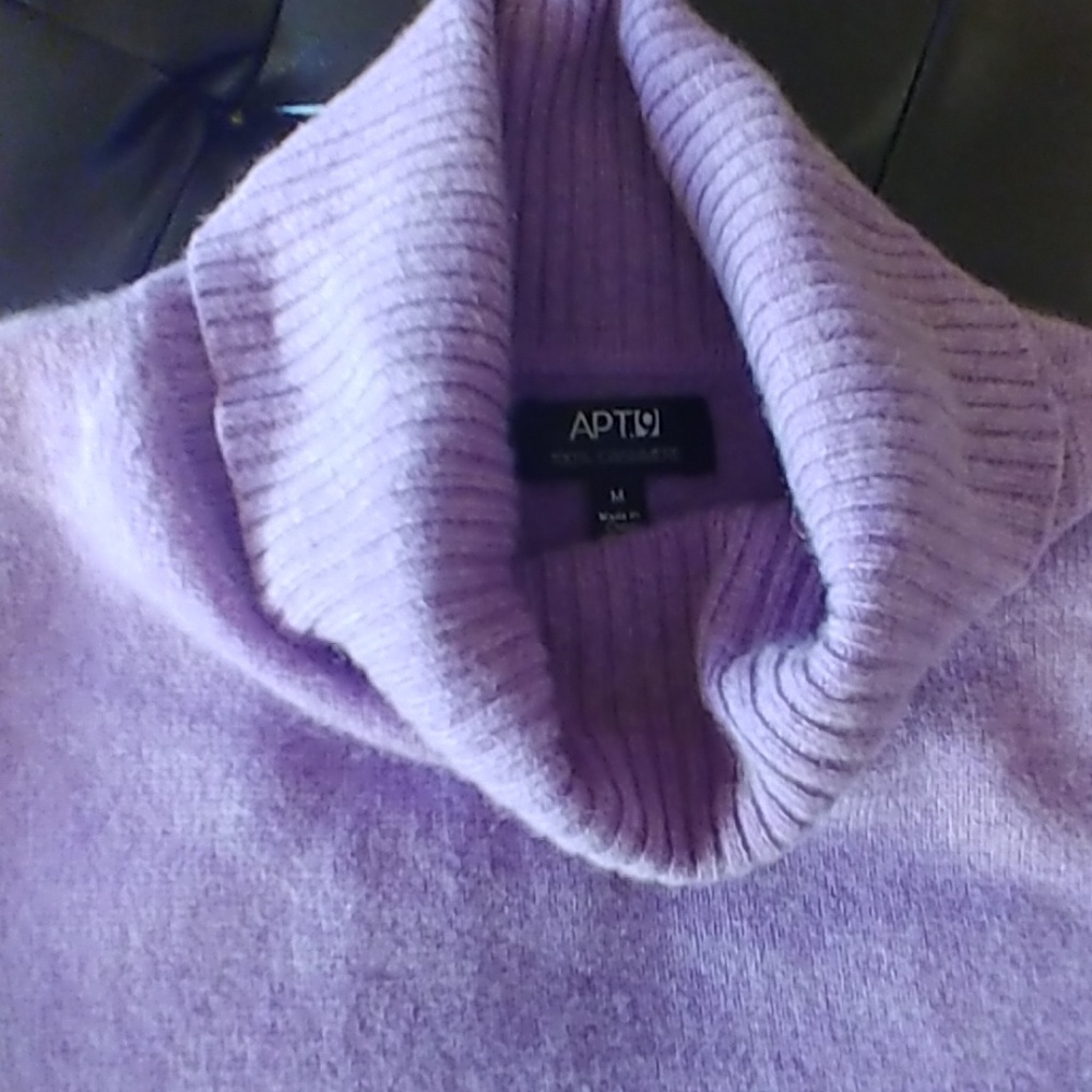 Apt19 cashmere sweater